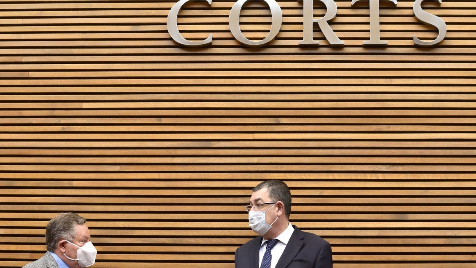 El president de les Corts Enric Morera en moments previs a la sessió de la cambra d'aquest dijous