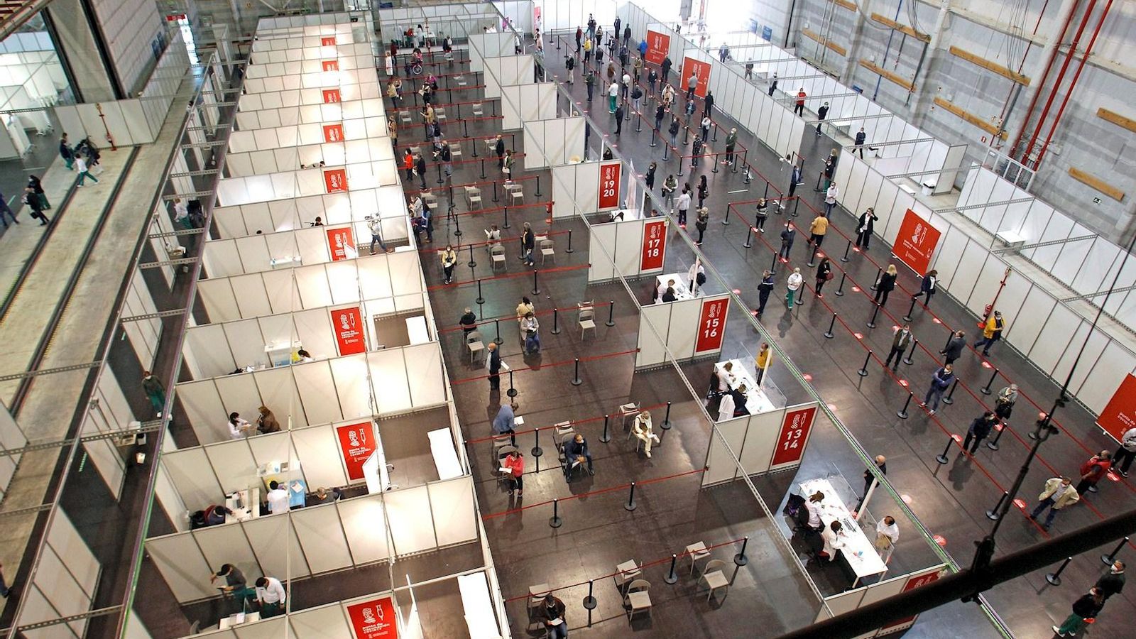 Procés de vacunació massiva en la Ciutat de la Llum d'Alacant.