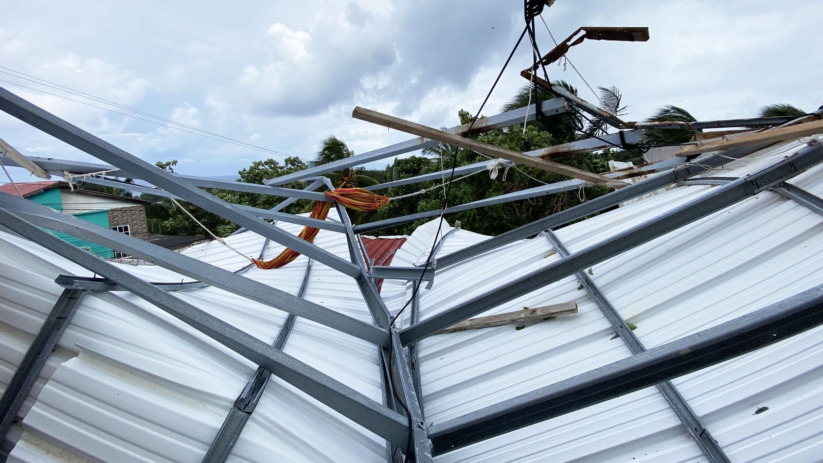 Danys causats pel pas de l'huracà Júlia en San Andrés (Colòmbia).
