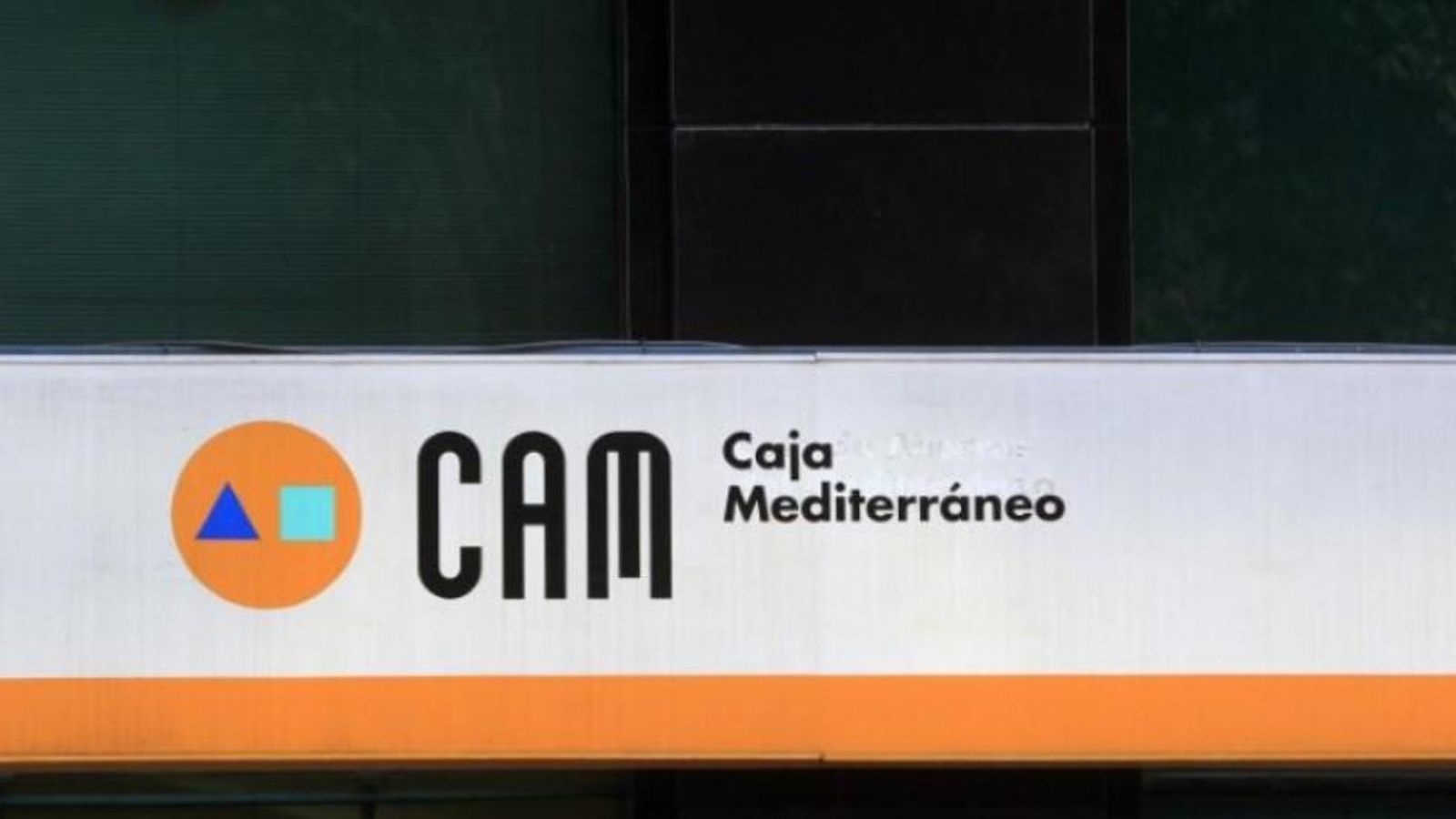 El logo de l'extinta Caixa d'Estalvis del Mediterrani (CAM) en una sucursal de Madrid