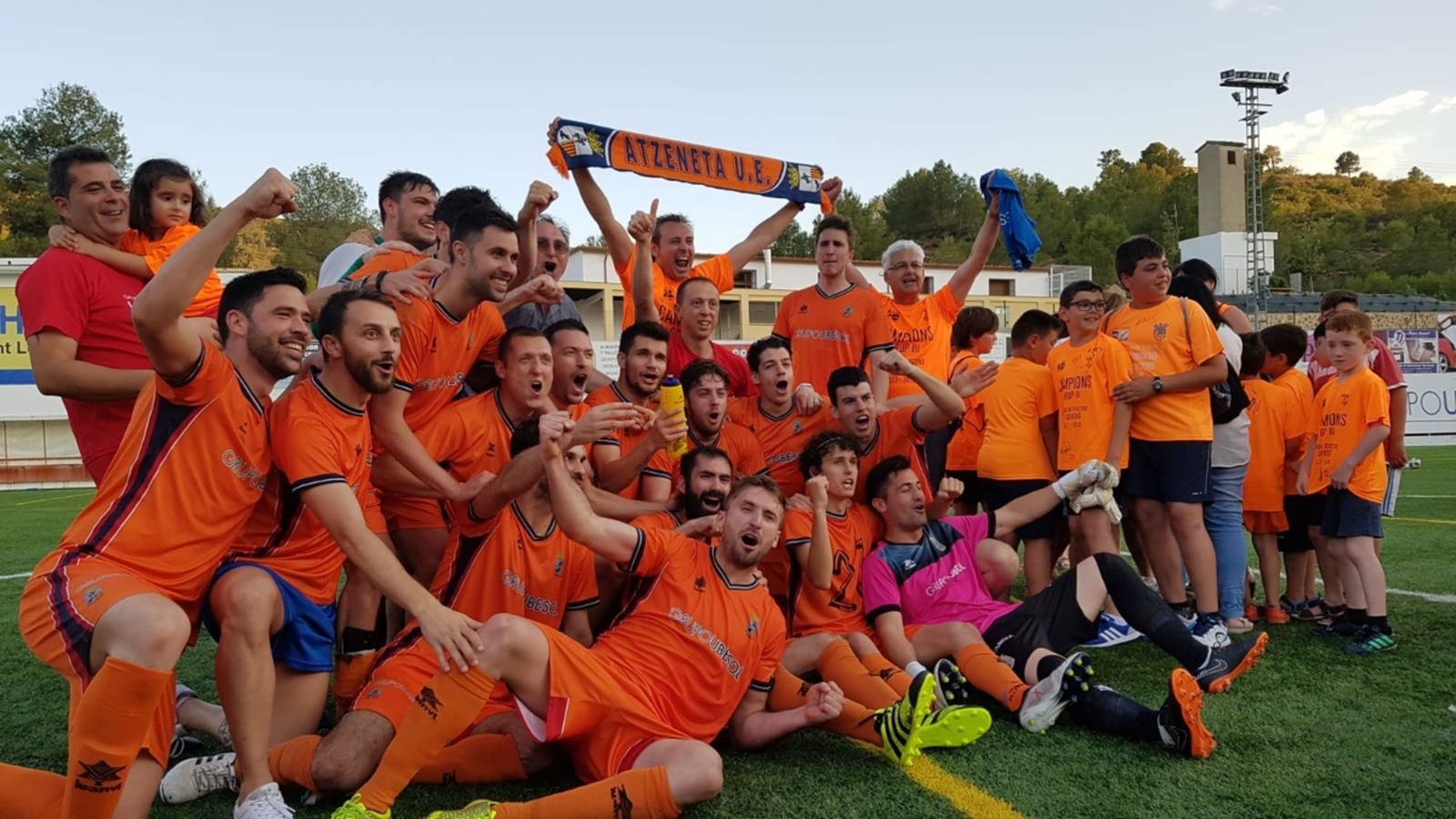 L’Atzeneta aconseguia l’ascens davant de la seua afició.