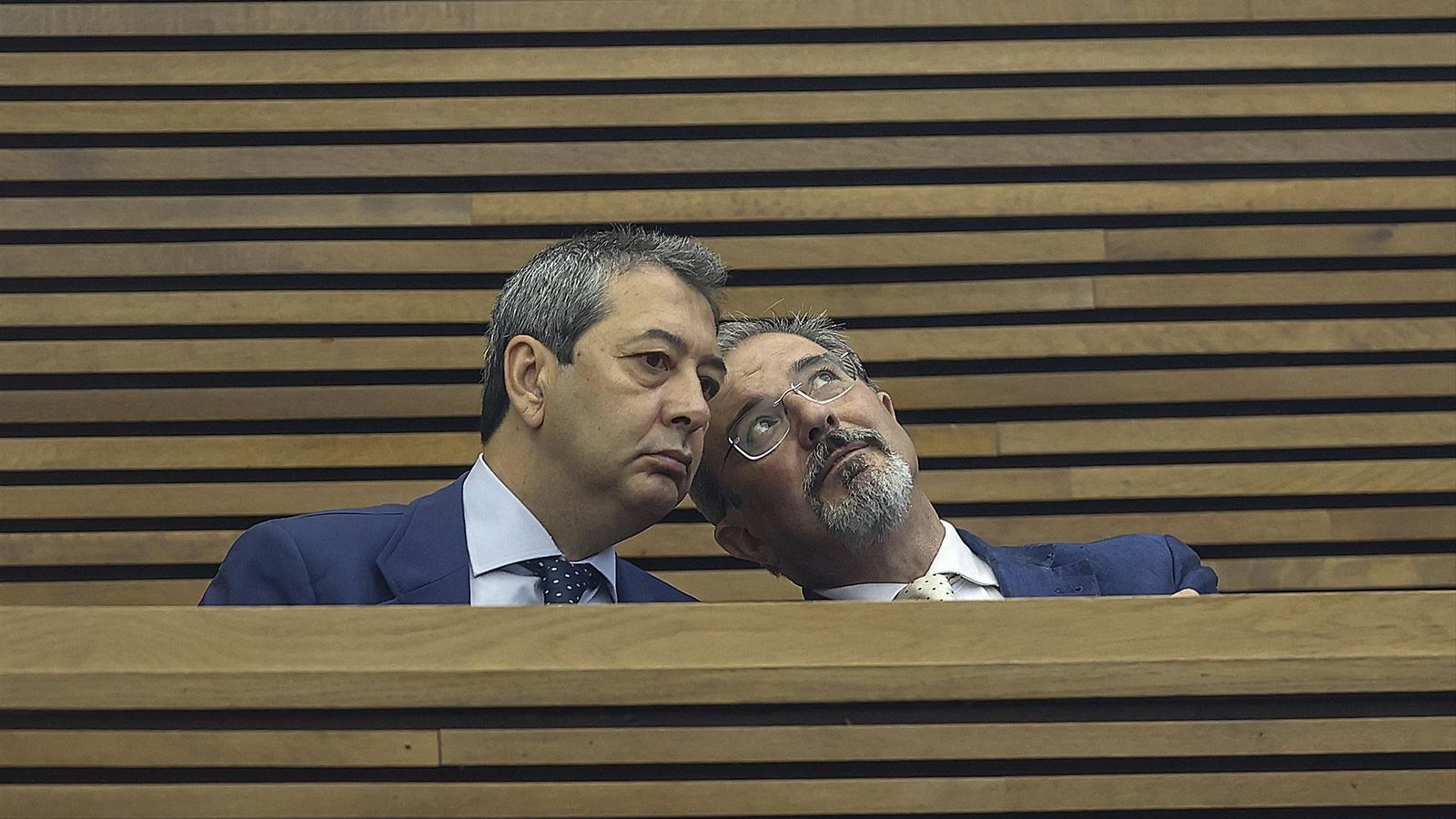 El futur conseller de Cultura i Vicepresident de la Generalitat,Vicente Barrera, i el cap de llista de Vox per València en les eleccions generals, Carlos Flores