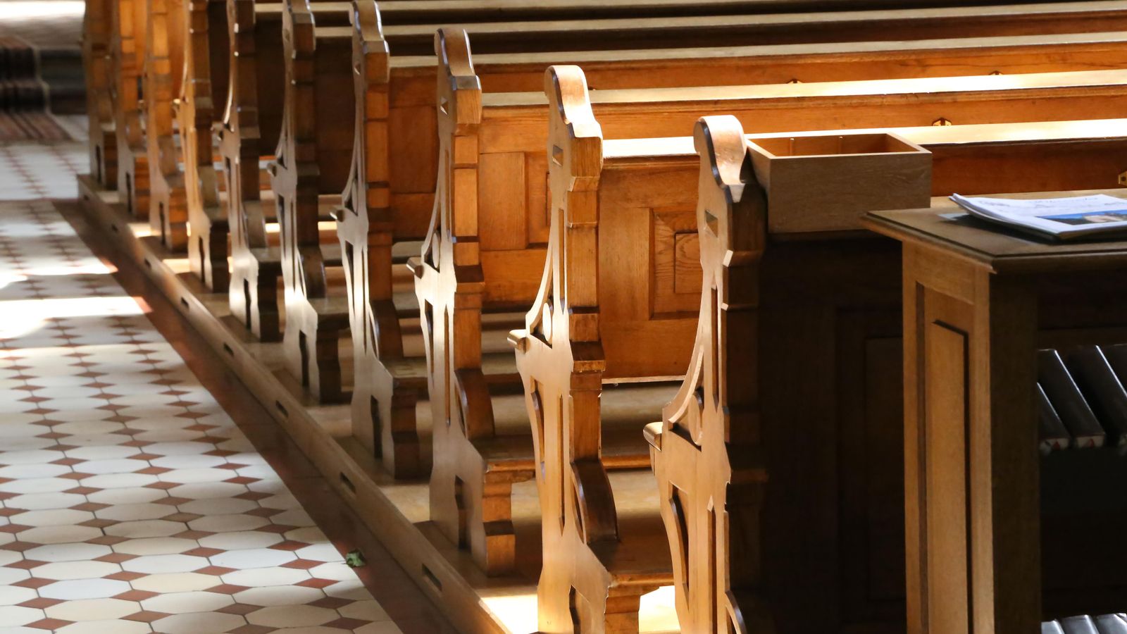 El ministre de la Presidència, Félix Bolaños, ha enviat un missatge a les víctimes d'abusos a menors en el si de l'Església catòlica El ministre de la Presidència, Félix Bolaños, ha enviat un missatge a les víctimes d' abusos a menors en el si de l'Església Catòlica a les víctimes