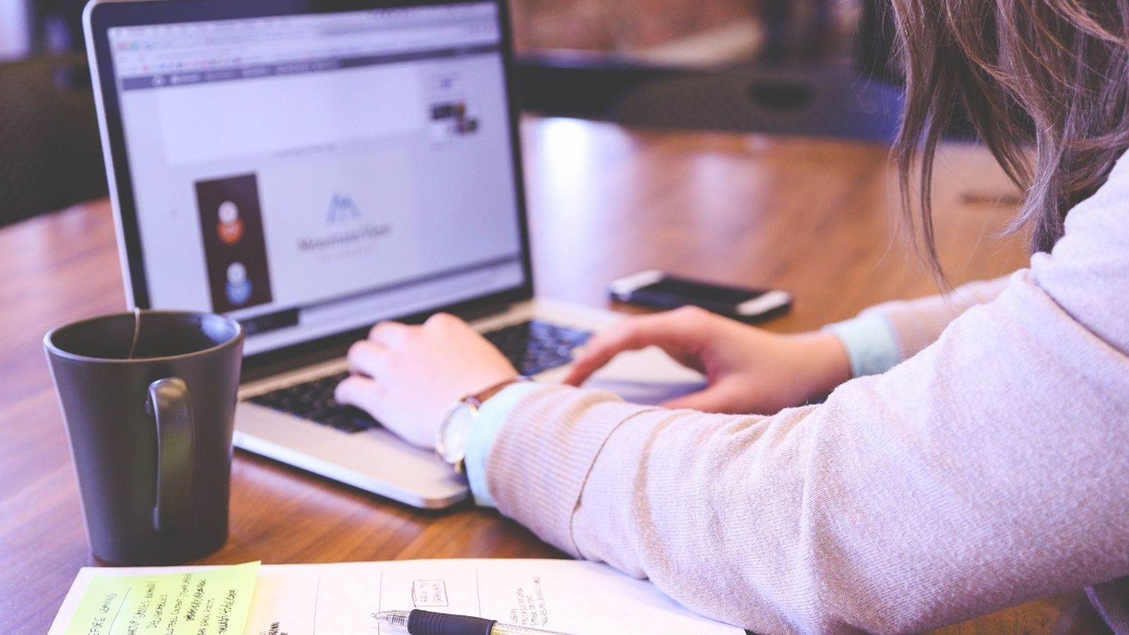 Les possibilitats d\'inserció laboral dels universitaris poden triplicar-se depenent de la titulació