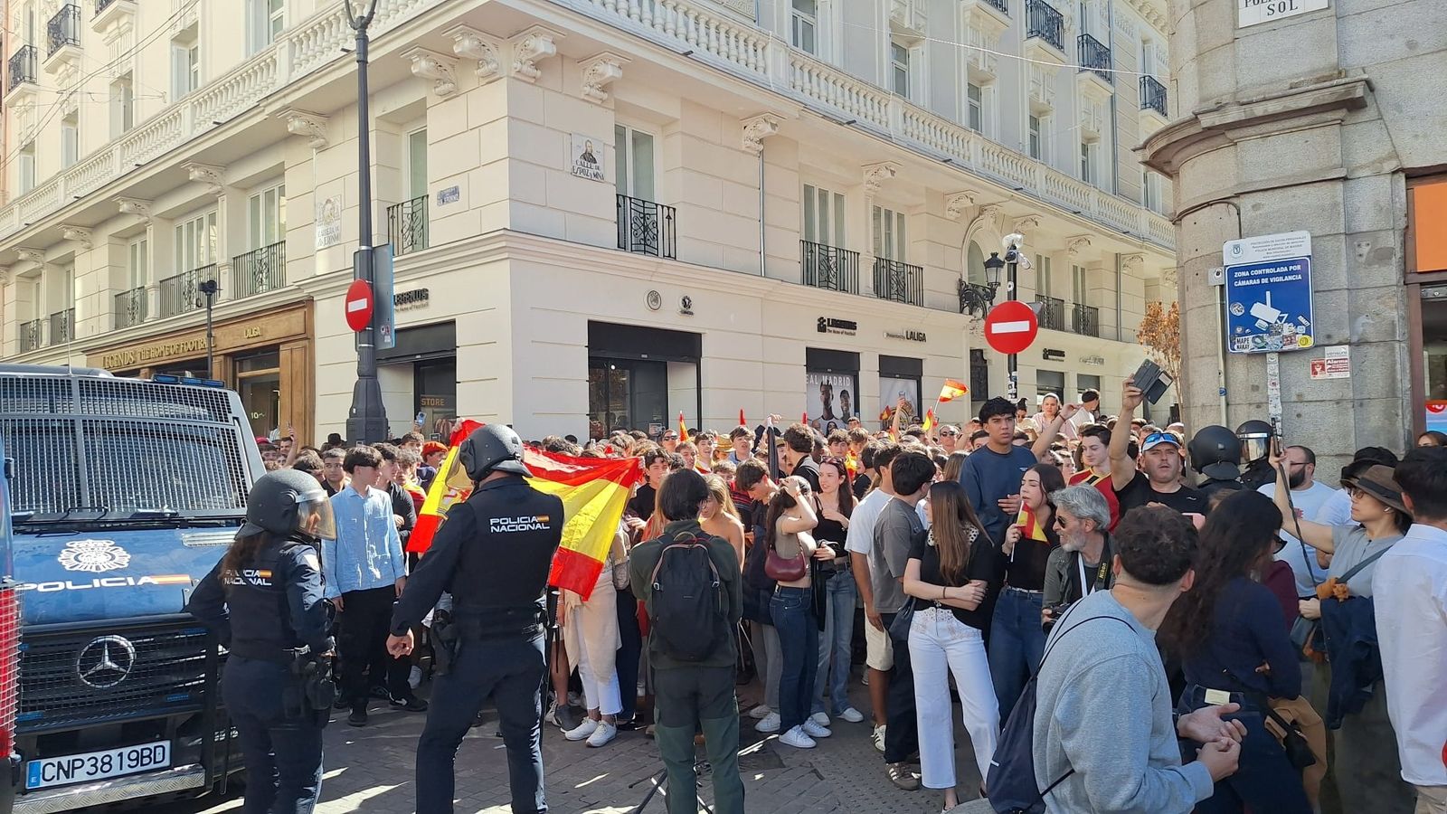 Centenars de manifestant, este dilluns, a Madrid