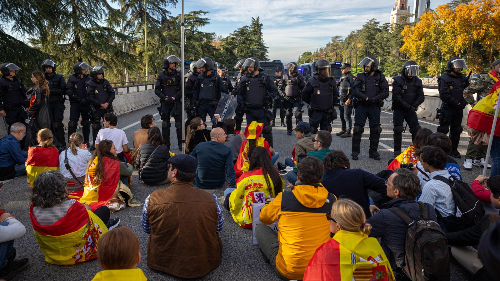 Al voltant de 400 manifestants han optat per dirigir-se cap al palau de La Moncloa