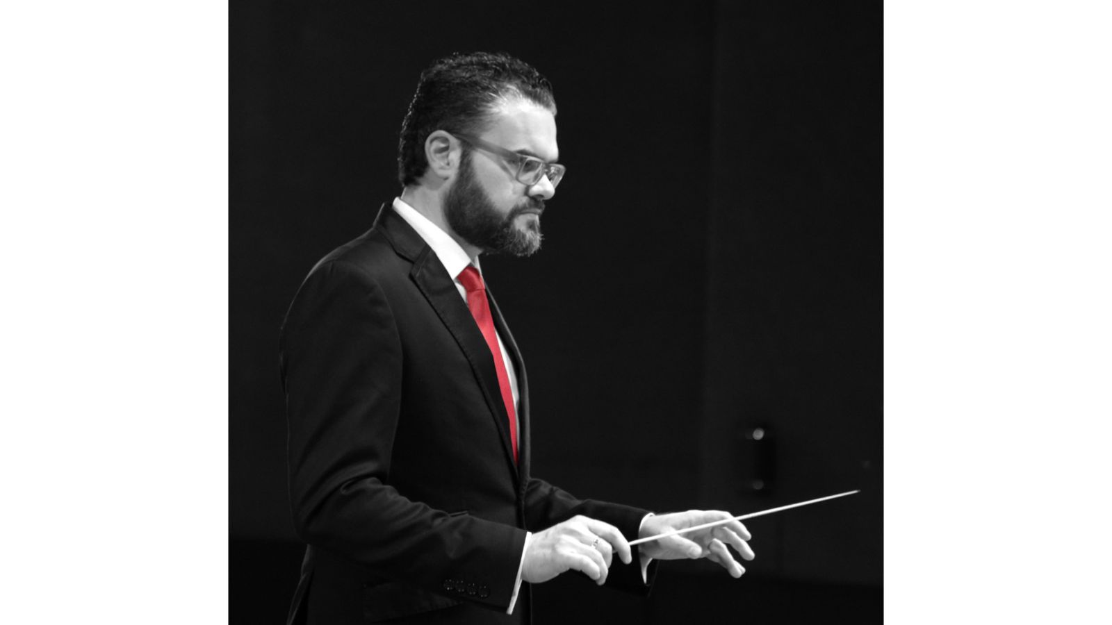 García Vidal és natural d'Alfarrasí i té experiència en diversos projectes musicals.