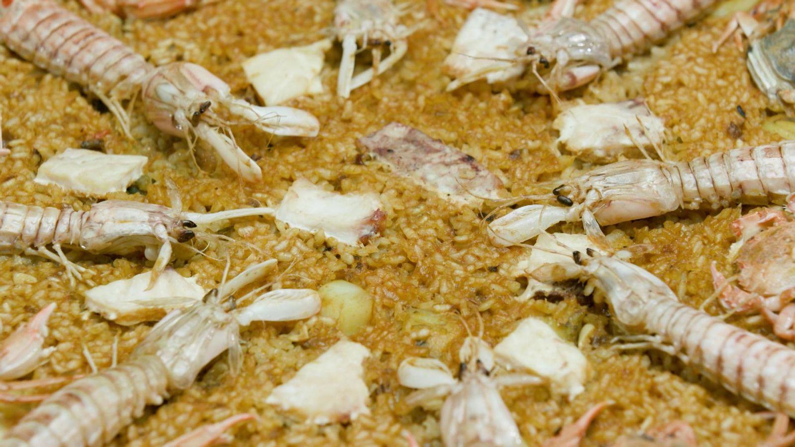 Paella de cranc i galeres