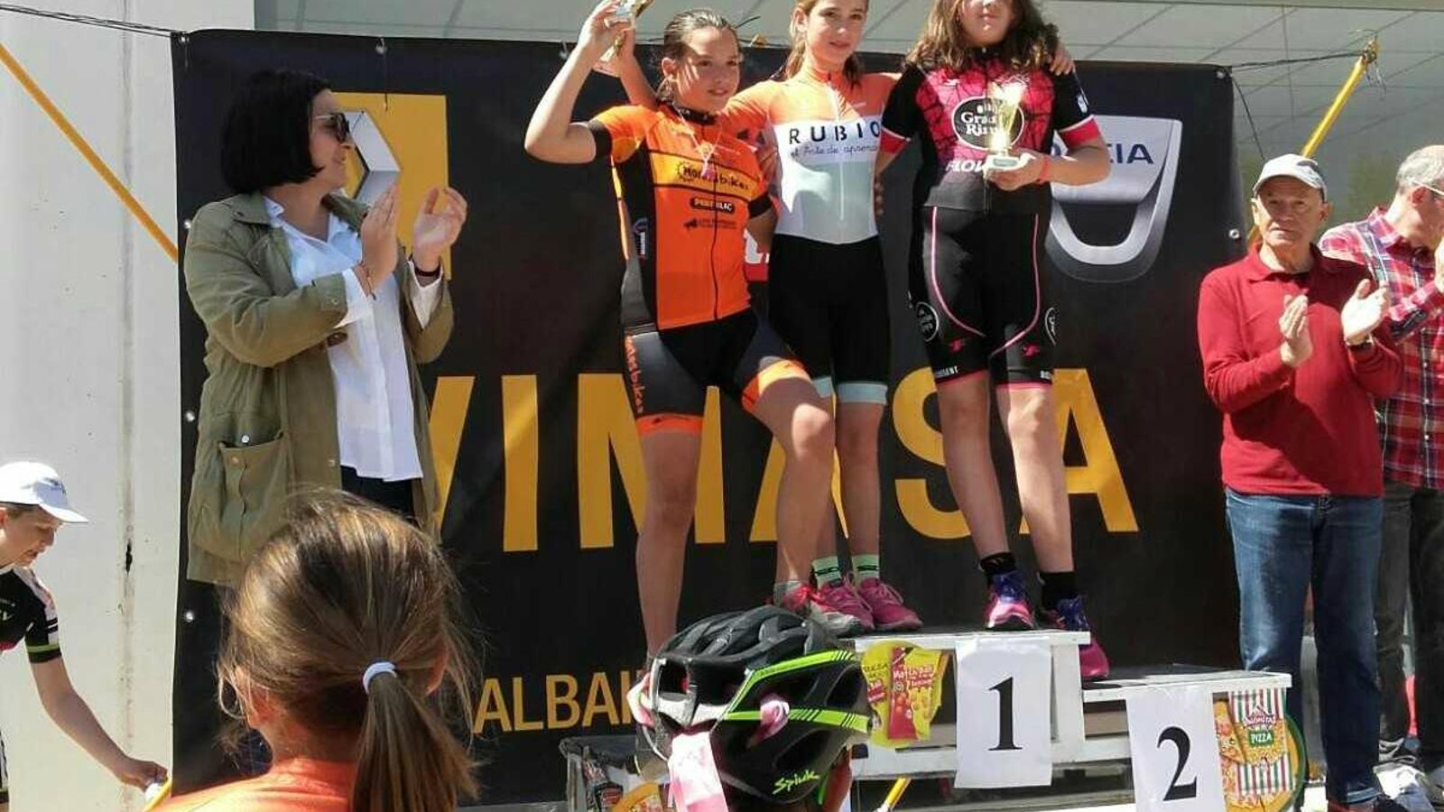 Pòdium femení d'alevins a Albaida