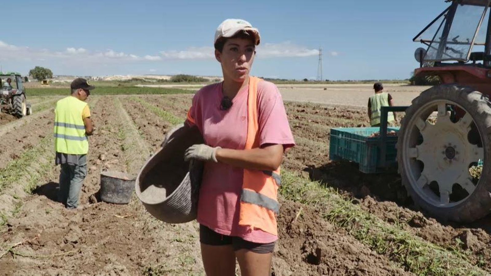 Elena, una llauradora feliç amb el seu treball