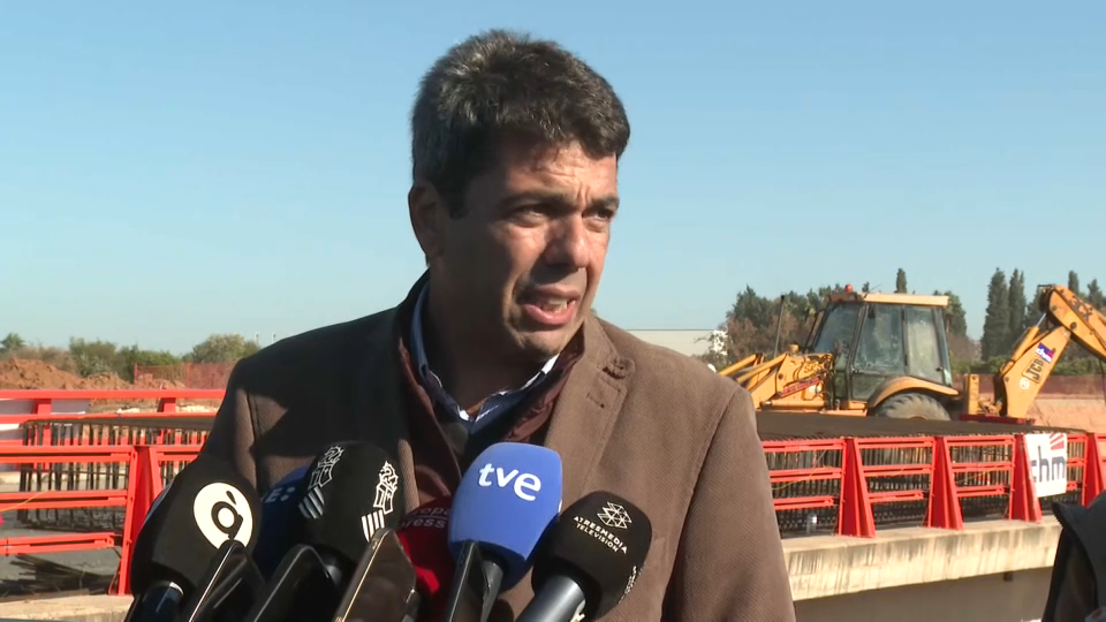 Mazón nega estar "en cap càlcul polític"