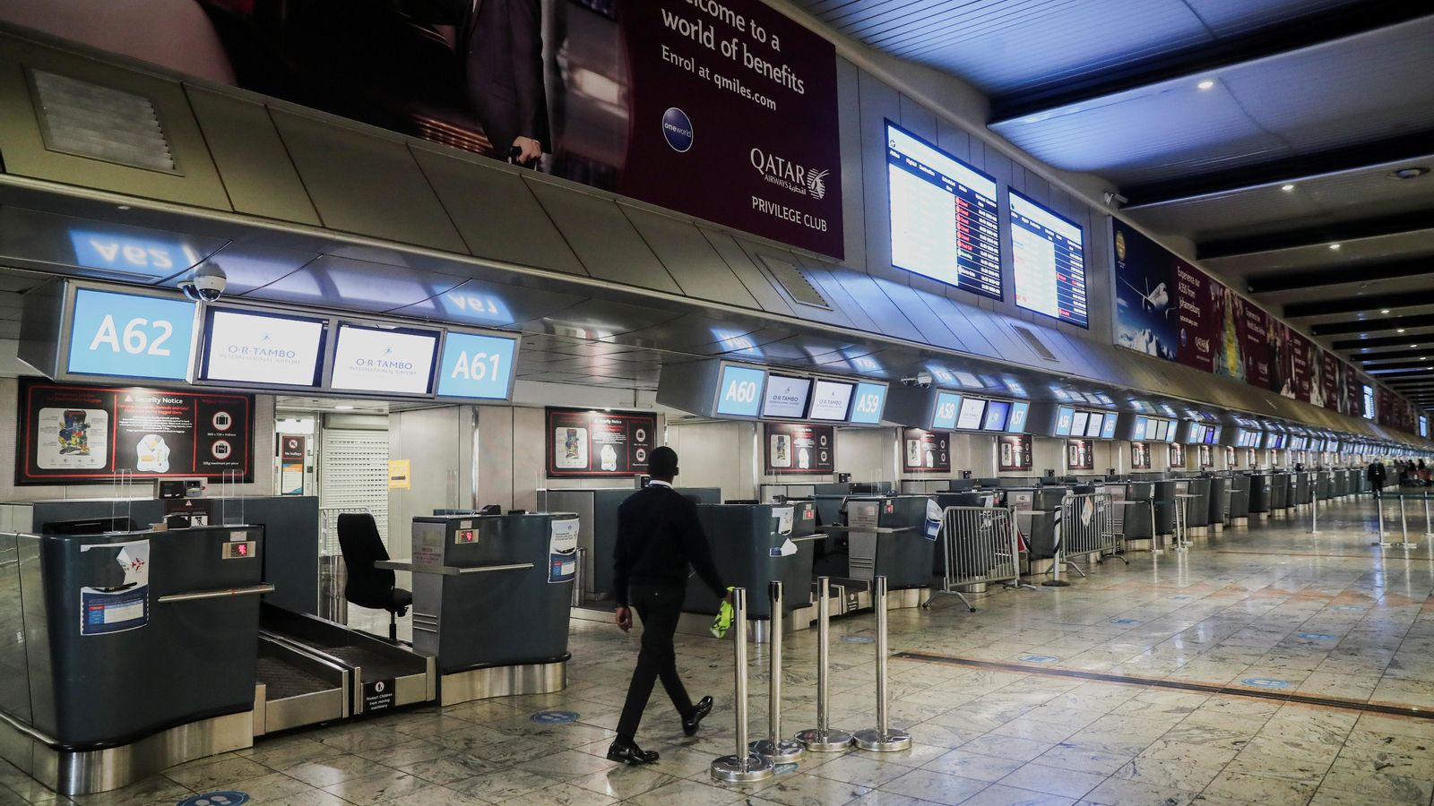 Zona de facturació internacional de l'aerport de Johannesburg buïda. Zona de facturació internacional de l'aerport de Johannesburg buïda.