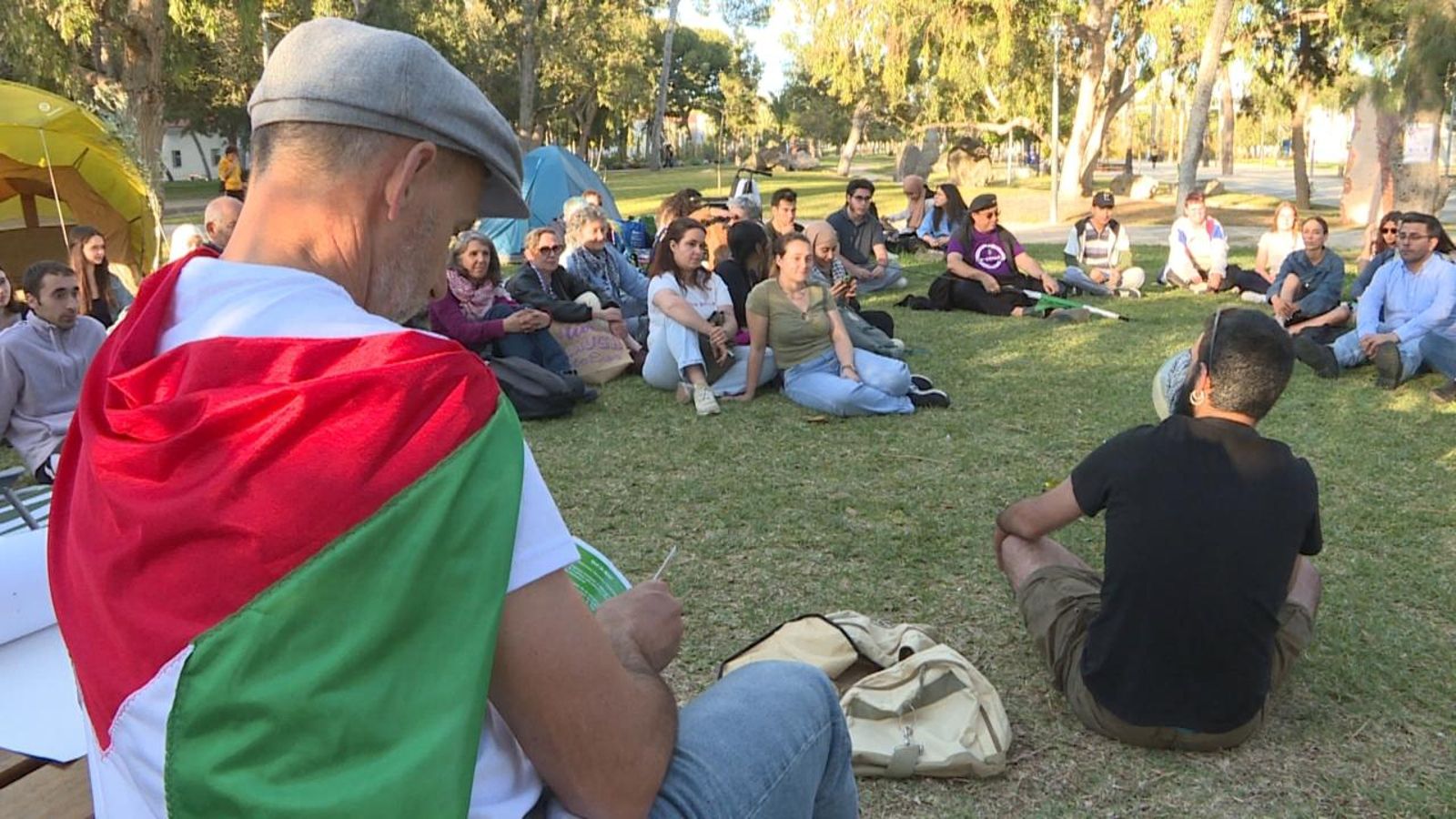 Imatges de l'acampada a la UA en suport a Palestina / À Punt NTC