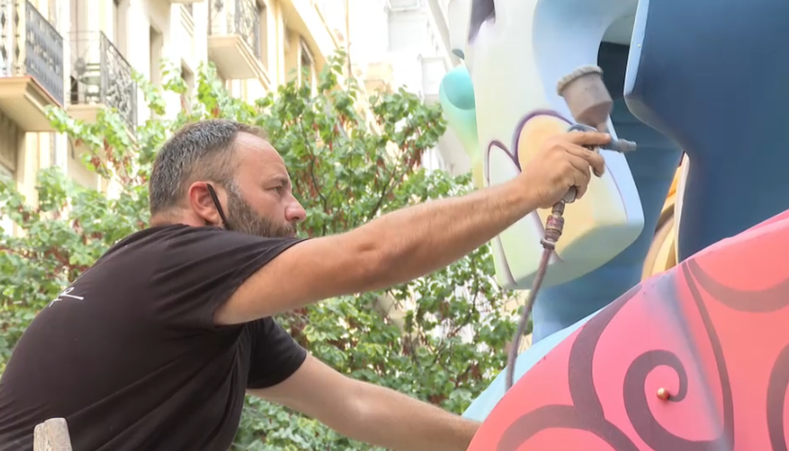 Detall dels remats a la falla Literat Azorín aquest dimarts