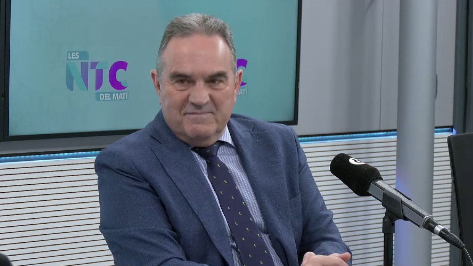 El vicepresident Gan Pámpols, en la primera visita a la ràdiotelevisió d'À Punt
