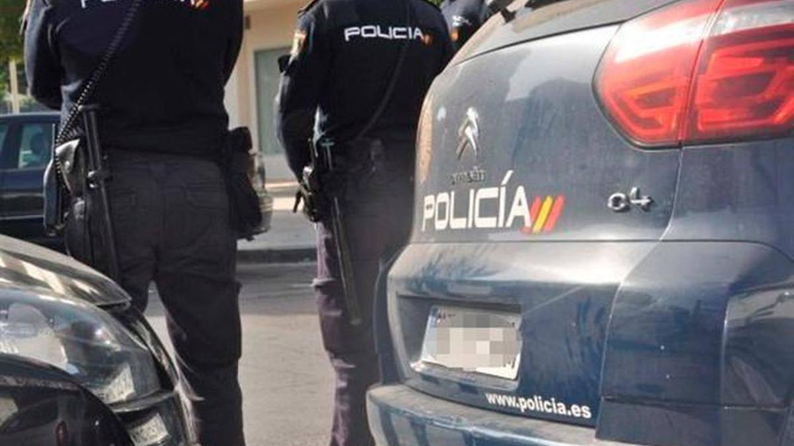 Agents de la Policia Nacional en una imatge d'arxiu Agents de la Policia Nacional en una imatge d'arxiu