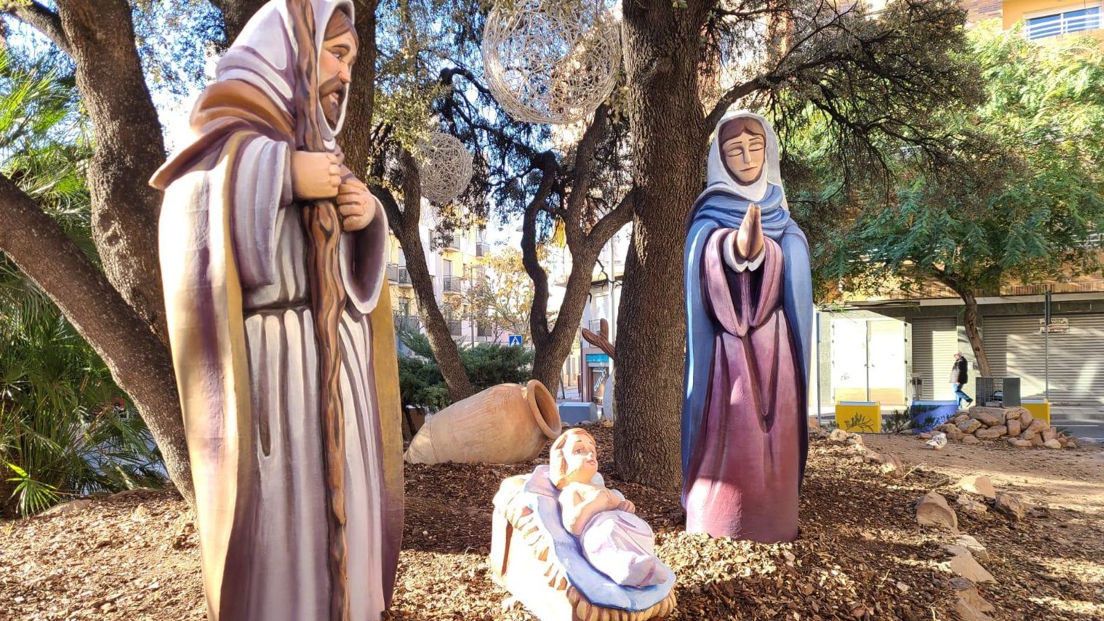 La figura del Jesuset ha tornat al pessebre aquest dilluns WhatsApp Image 2023 12 18 at 10.46.20