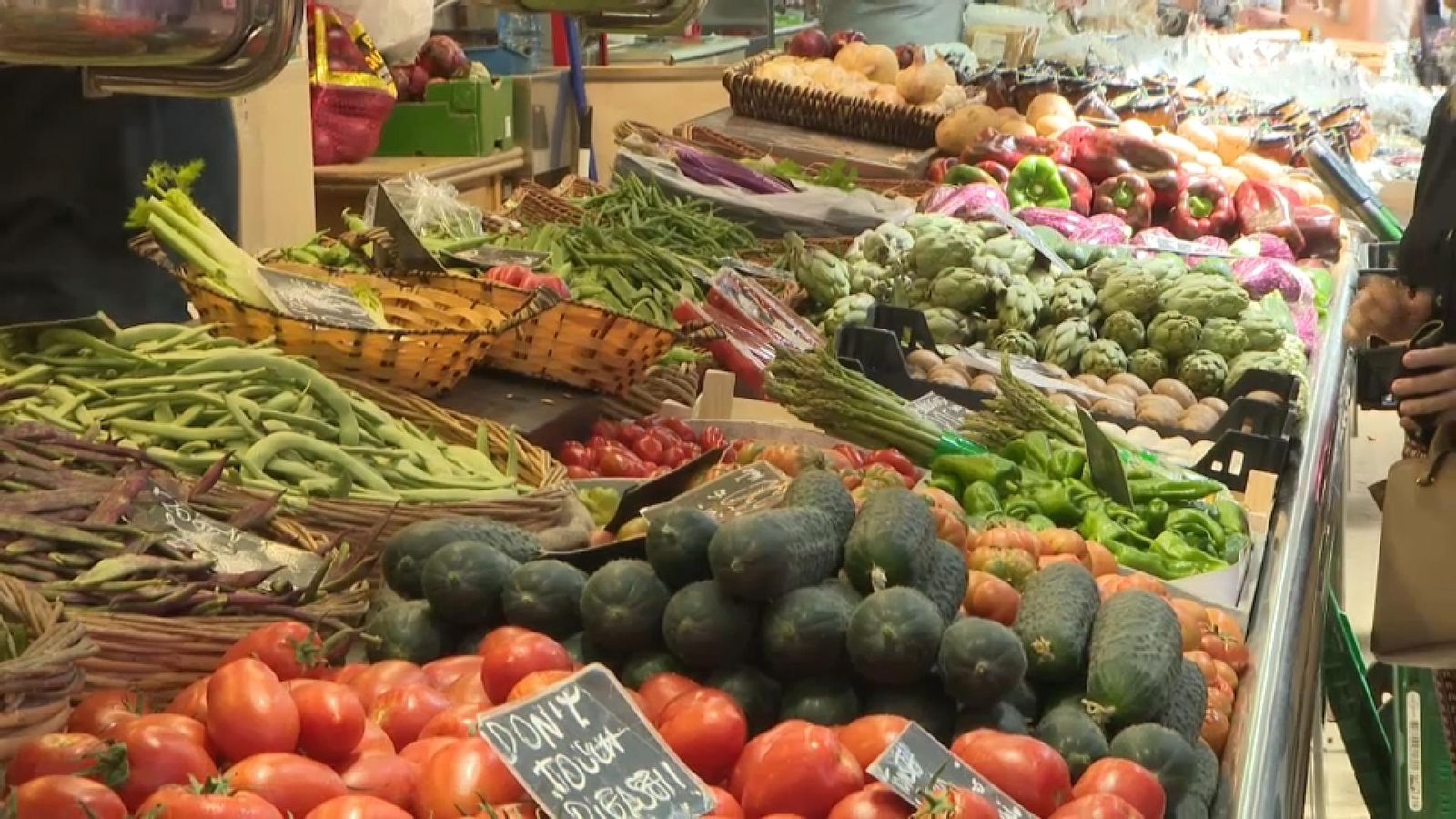 Algunes de les parades del cèntric mercat de València obriran des de mitja vesprada per a convertir-se en l'atrezzo d'un sopar que reunirà a rectors de tot el món