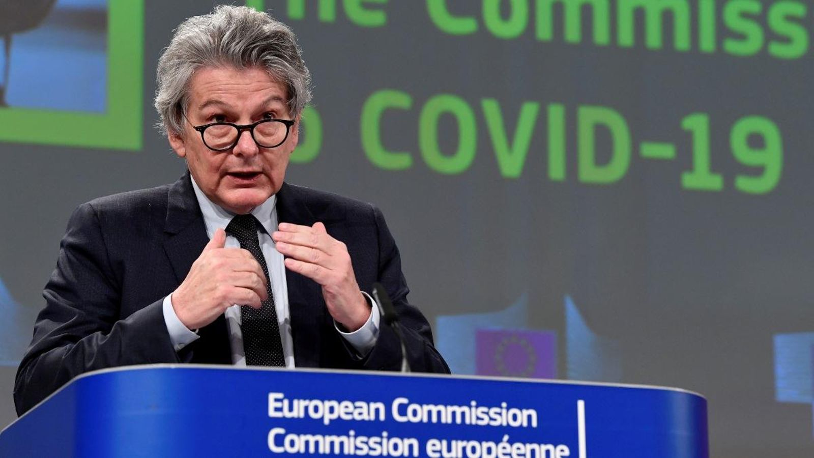 El comissari europeu del Mercat Interior i responsable de la compra de les vacunes, Thierry Breton