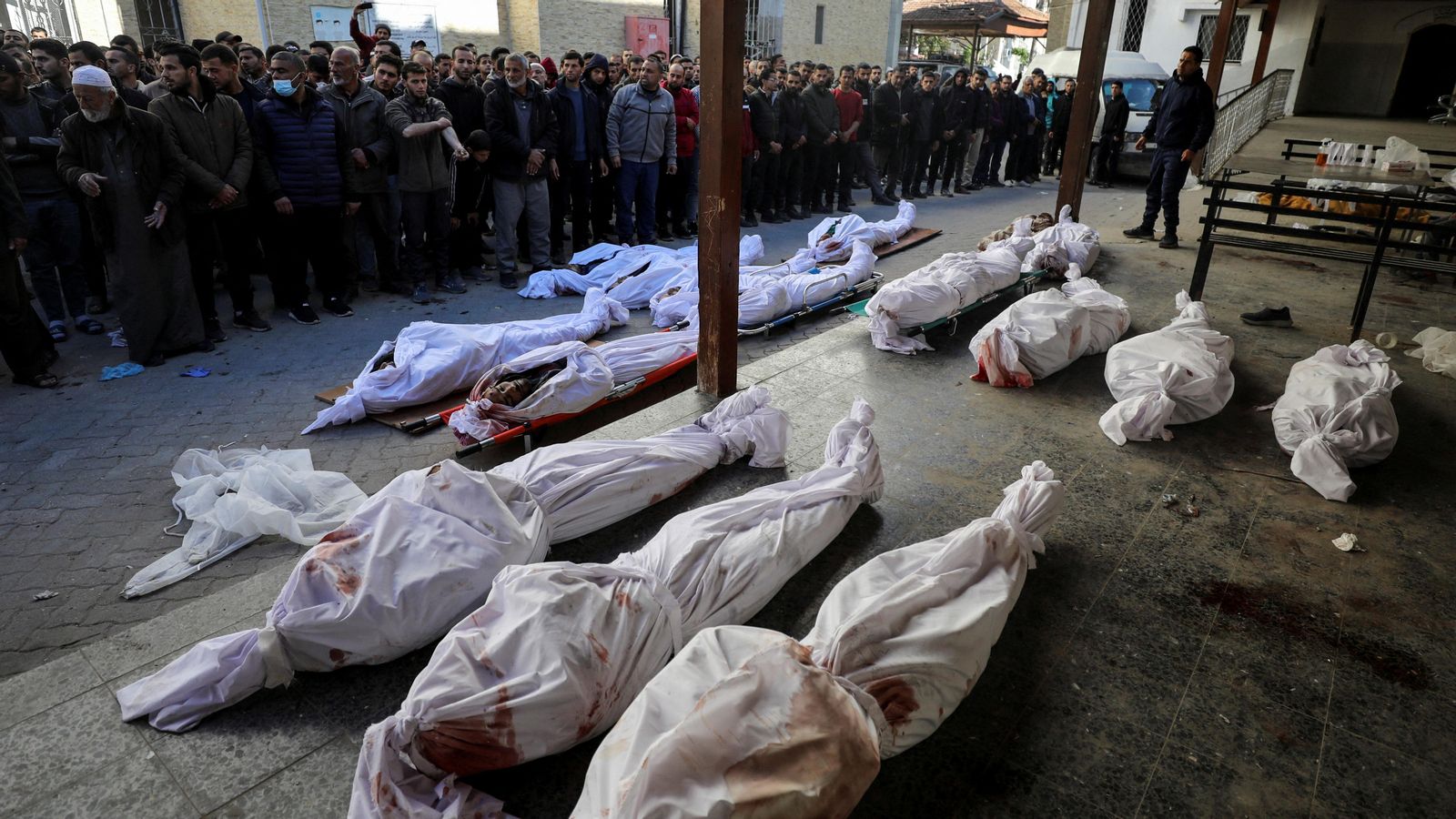 Funeral pels palestins morts en un atac israelià contra el personal de seguretat d'une entrega d'ajuda humanitària a la ciutat de Gaza