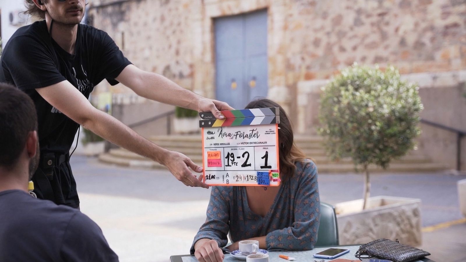 Algar i els forasters és una coproducció de La Senda Films amb Wicker Films.