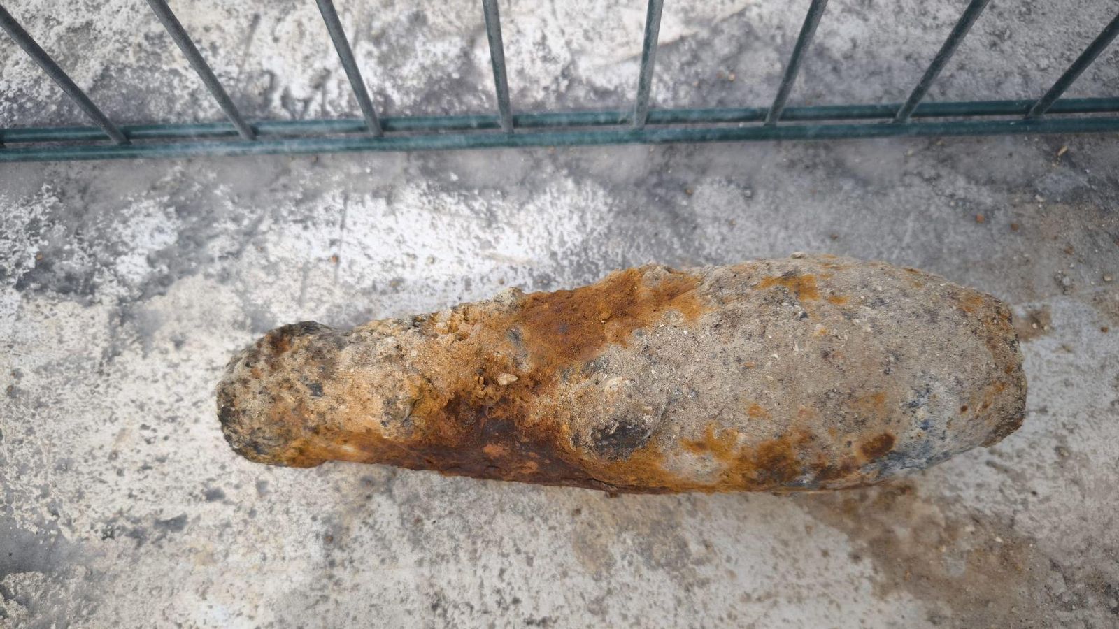 Obús de la Guerra Civil trobat a la platja d'Almassora