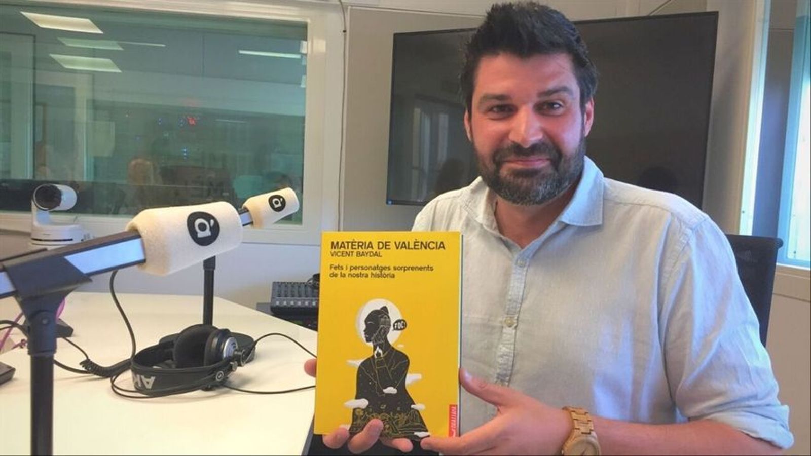 29.06.2022 | 'A cau de lletra' amb 'Matèria de València' de Vicent Baydal