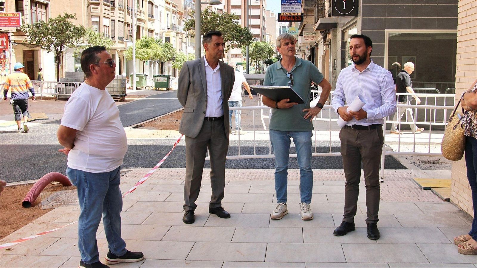 Obres de la Zona de Baixes Emissions en la calle Navarra