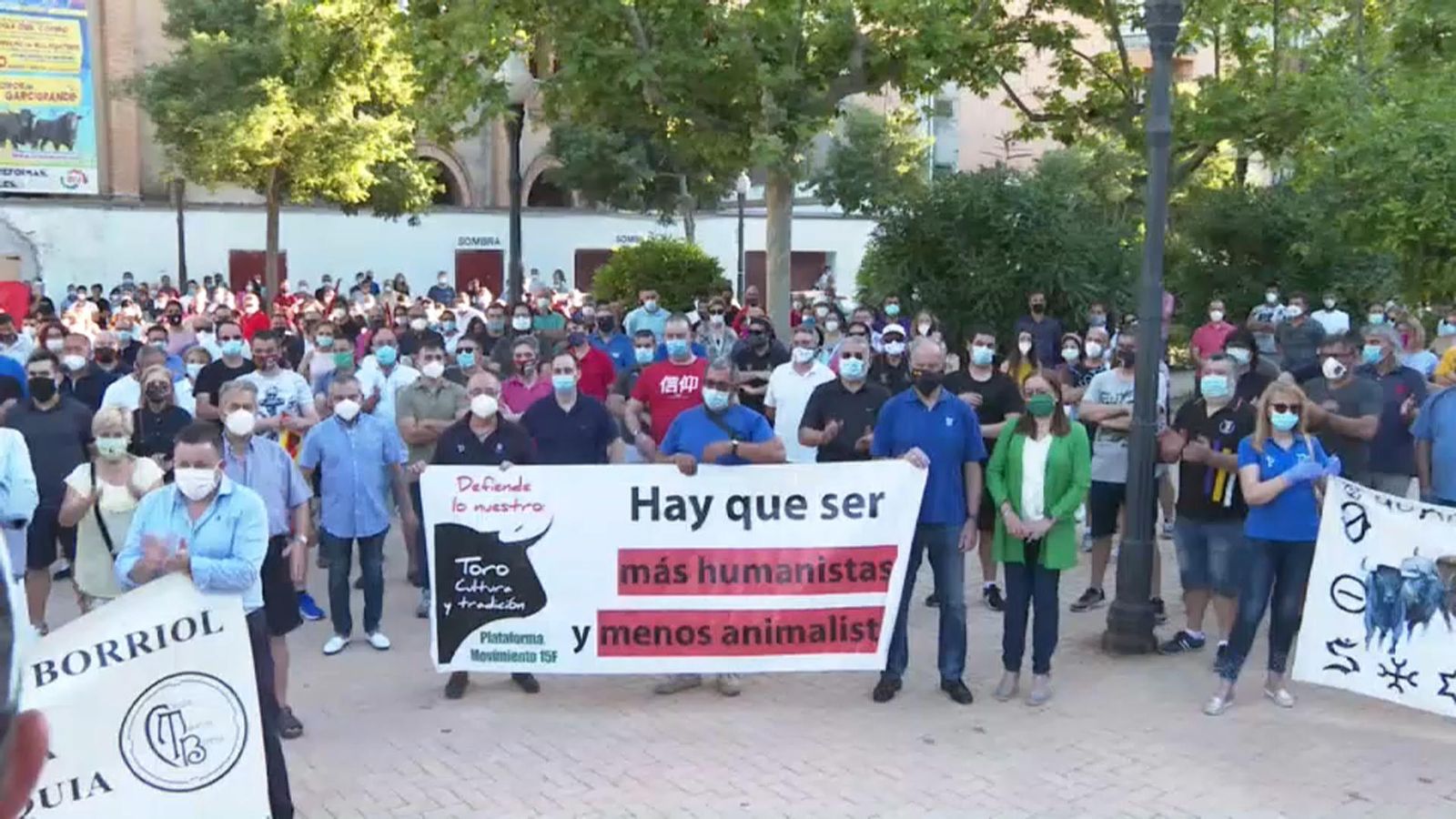 Manifestació a favor de la tauromàquia davant la plaça de bous de Castelló
