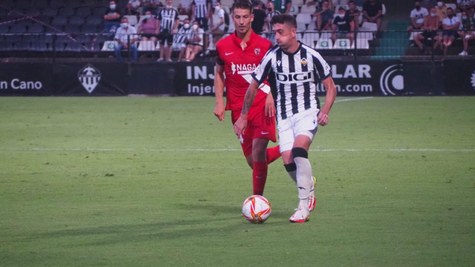 Pablo Hernández, en una acció del partit