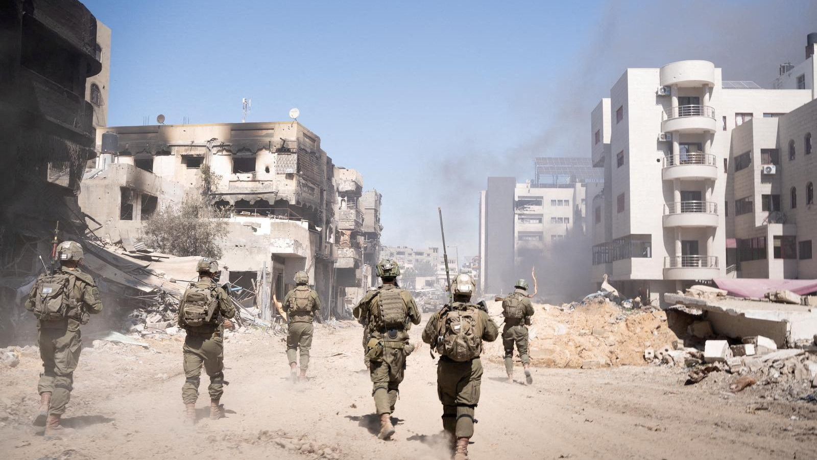 Tropes israelianes patrullen per la Franja de Gaza