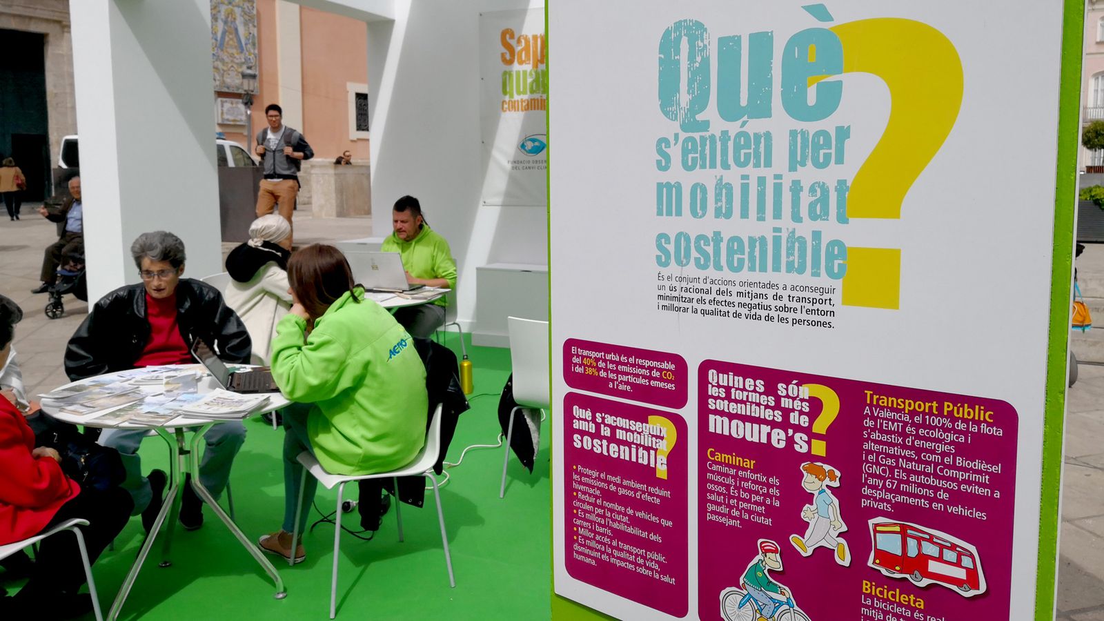 Voluntaris de l'organització de la jornada