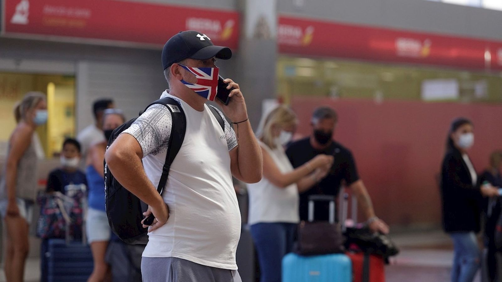 Turista britànic a l'aeroport durant la seua visita a Espanya