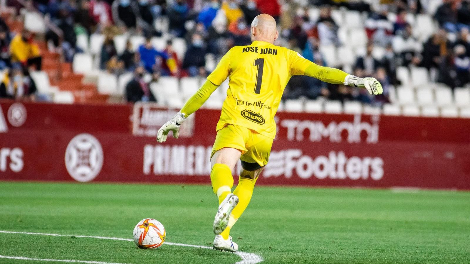 El porter José Juan, durant el partit contra l'Albacete