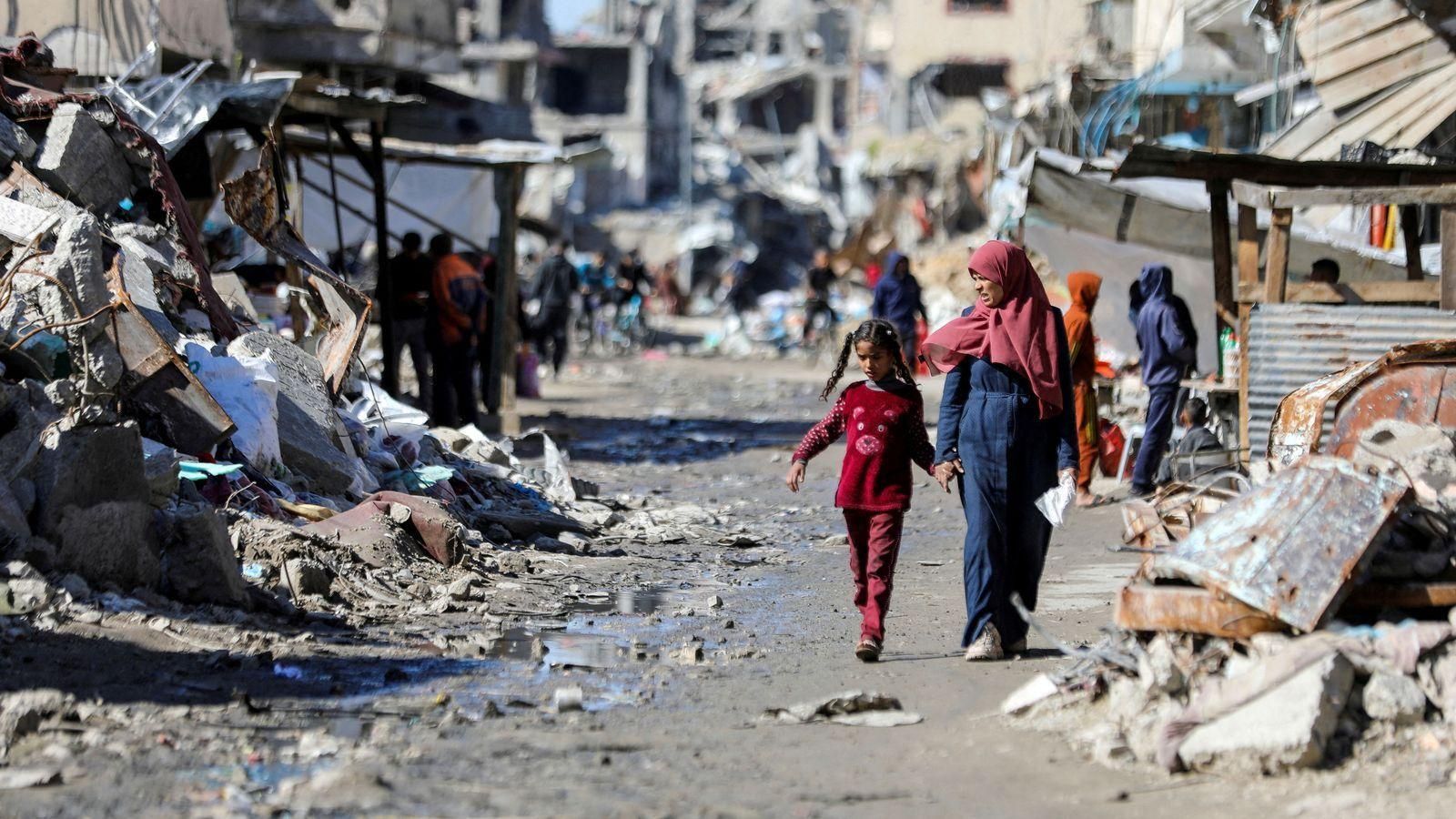 Després de sis mesos de guerra, la destrucció s'ha convertit en el paisatge omnipresent a la Franja de Gaza