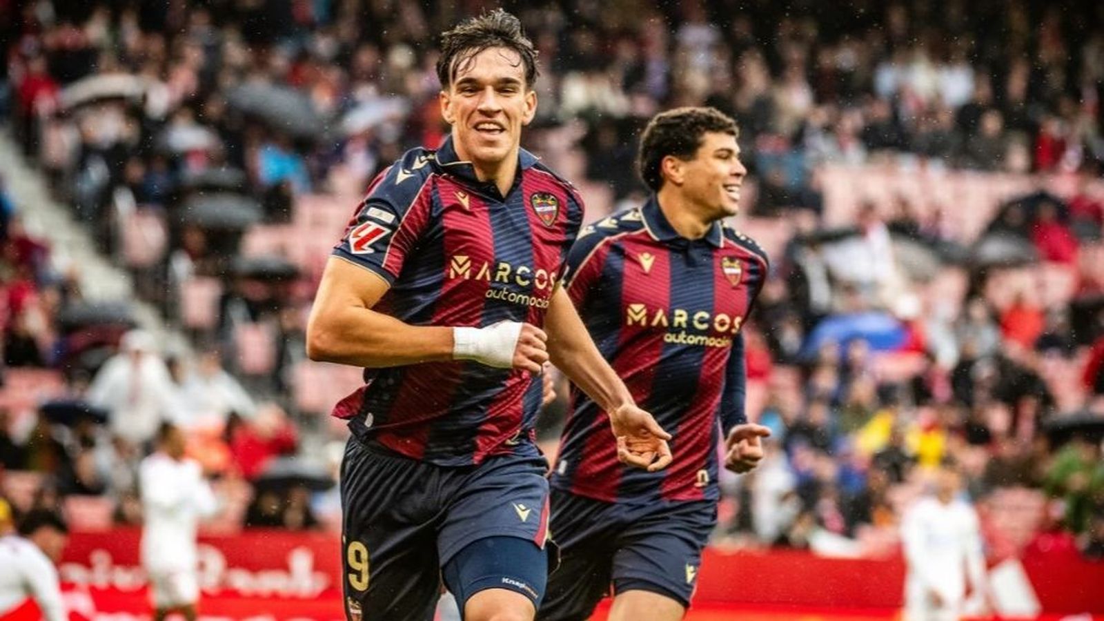 Carlos Espí renova amb el Llevant