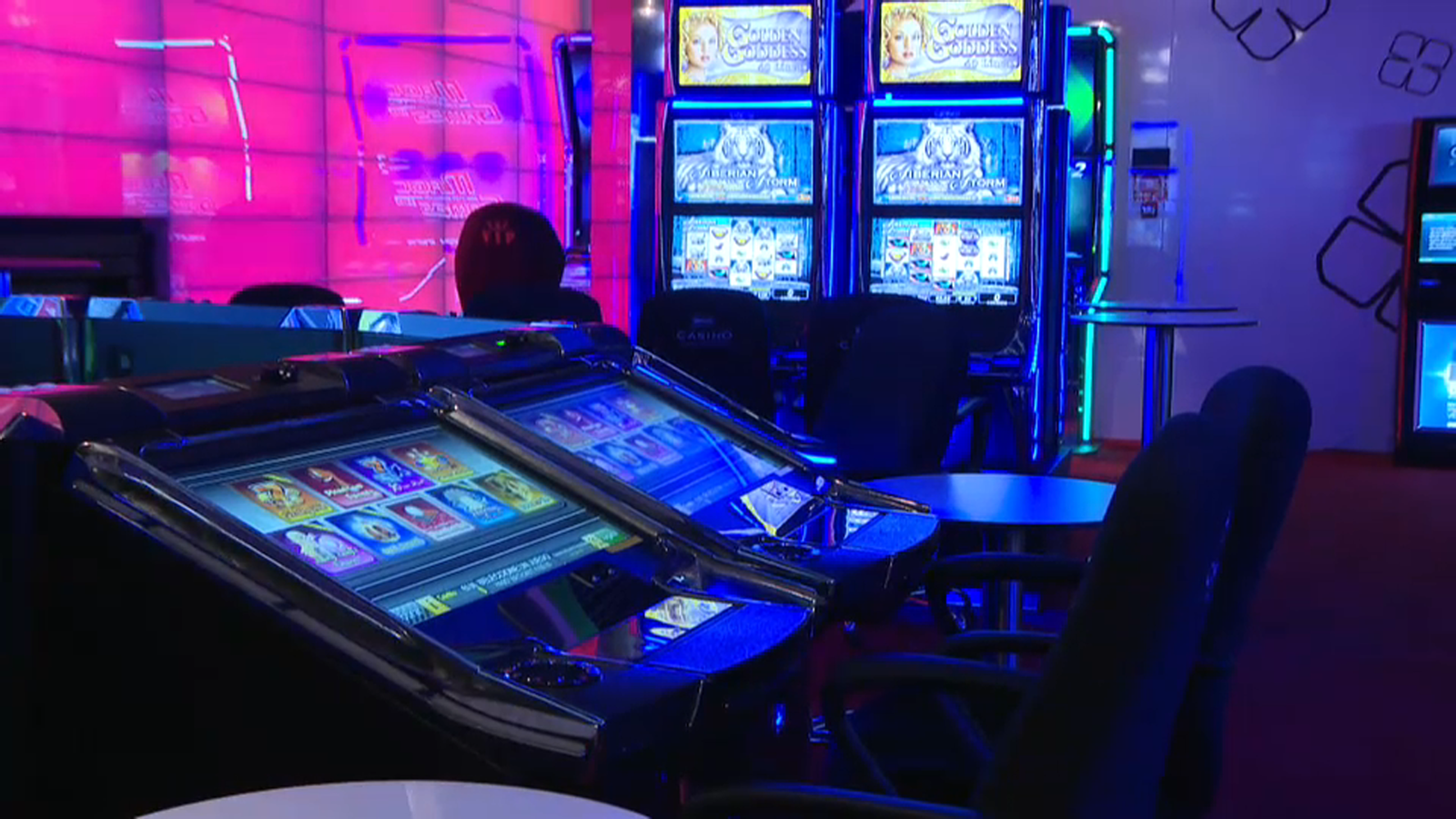 Les persones addictes al joc en línia ja superen els jugadors de màquines escurabutxaques