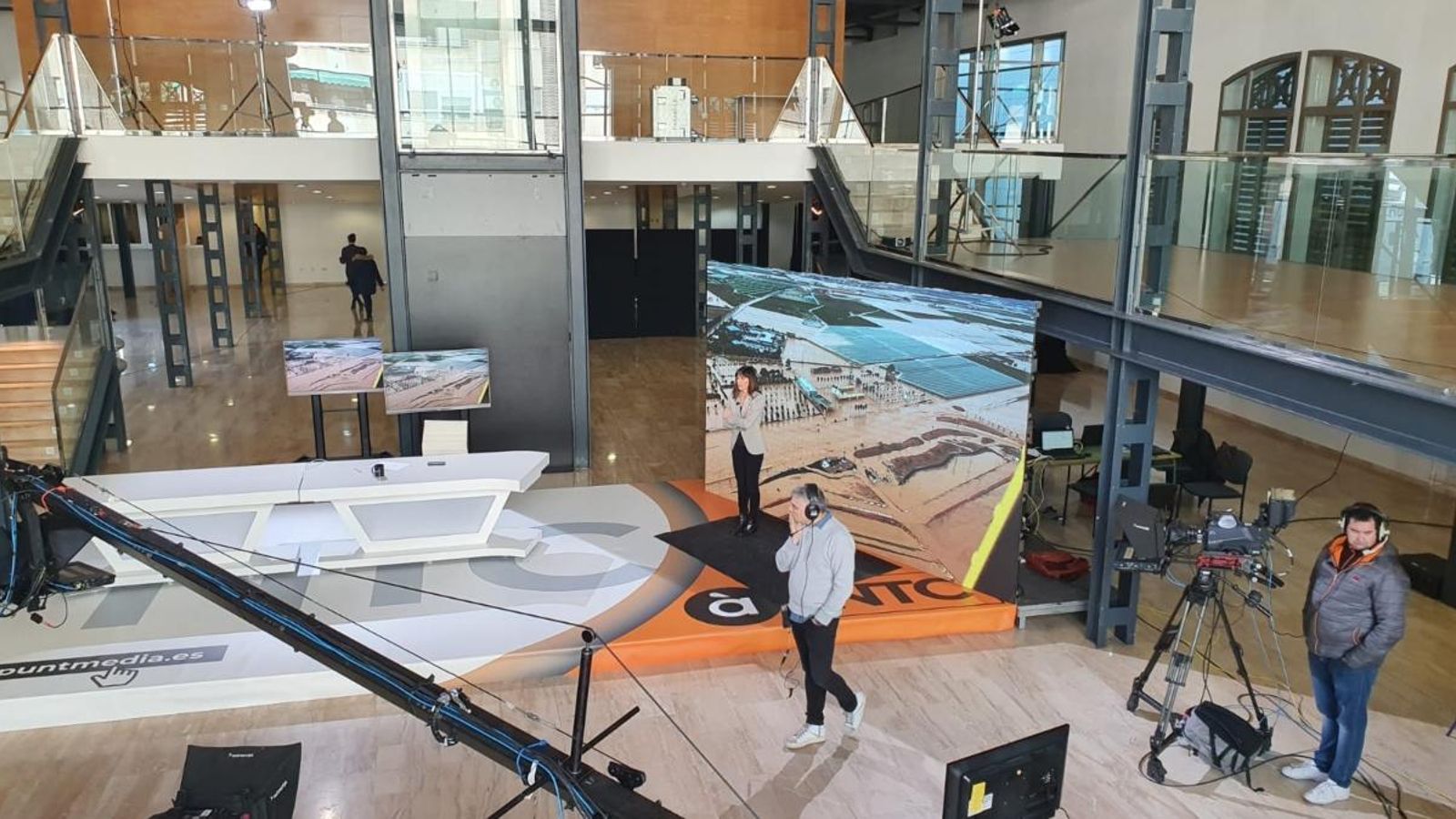 À Punt trasllada l’informatiu de migdia a Oriola per a recordar la DANA de fa quatre mesos