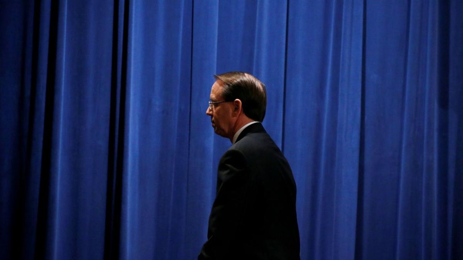 En imatge, el vicefiscal dels EUA Rod Rosenstein