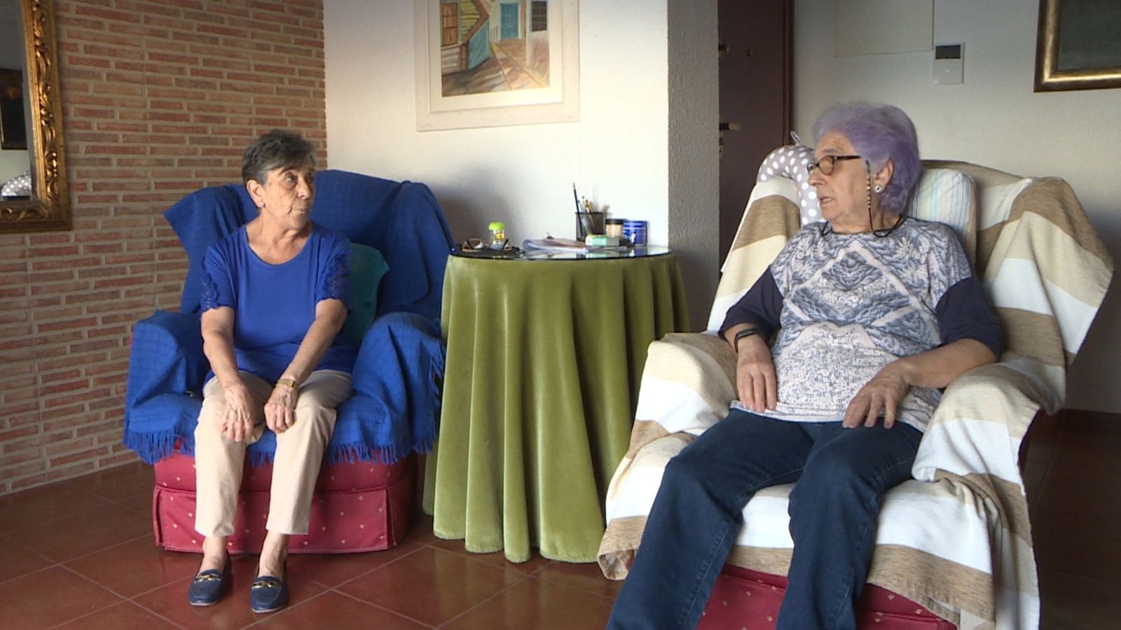 Antonia i Pepita són dues jubilades que viuen juntes per a pagar la renta d'un pis a València