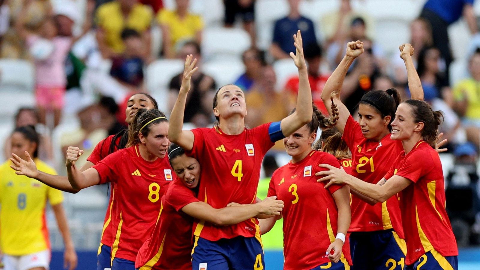 Les jugadores epanyoles celebren el gol de l'empat Les jugadores epanyoles celebren el gol de l'empat