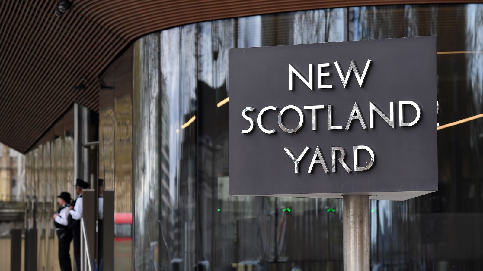 Exterior de la seu de Scotland Yard