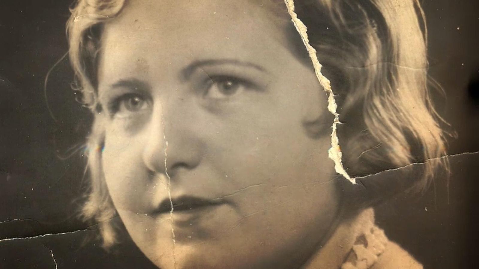 Va començar a desenvolupar la seua faceta activista ben jove. Dotada d’una gran capacitat d’oratòria, va ser una de les oradores més actives de la València republicana.