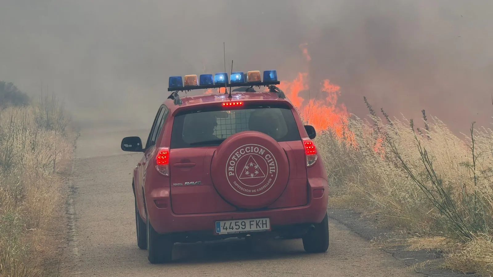 Vehicle de Protecció Civil de l'operatiu d'extinció de l'incendi del Forcall