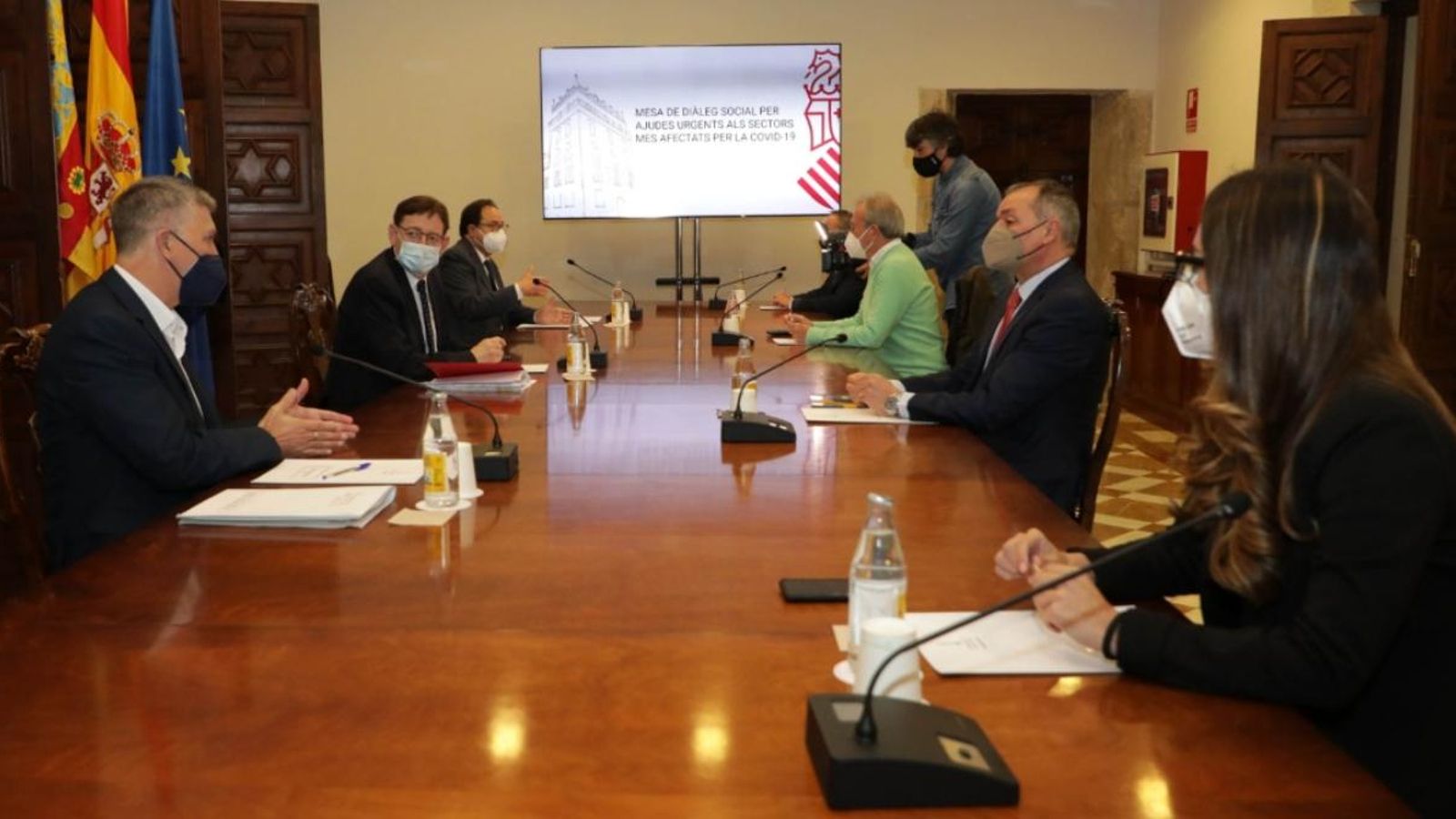 Una imatge de la reunió entre la Generalitat i els agents socials. / GVA
