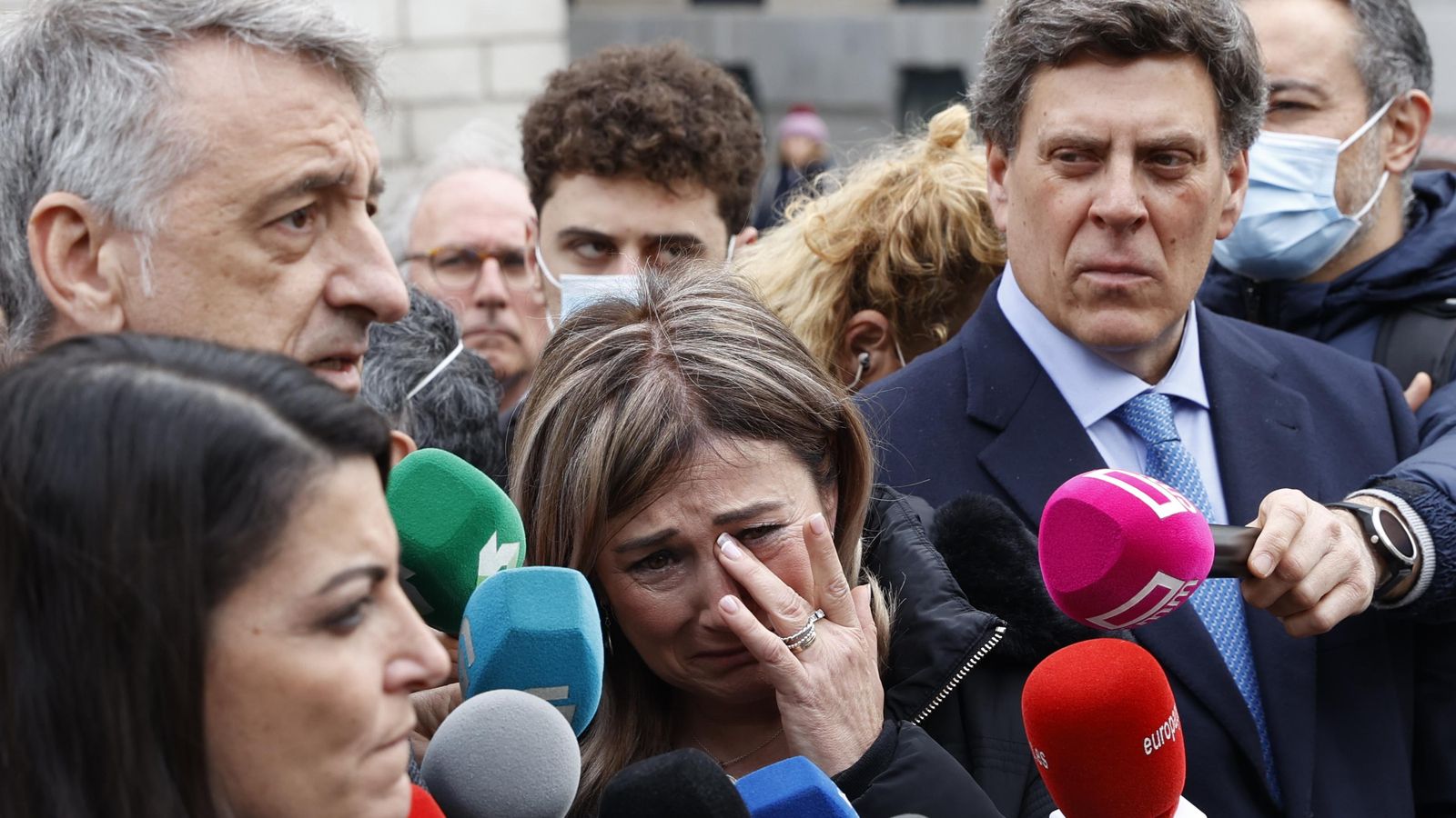 La mare de Marta Calvo, Marisol Burón i el pare de Diana Quer, Juan Carlos Quer, atenen als mitjans