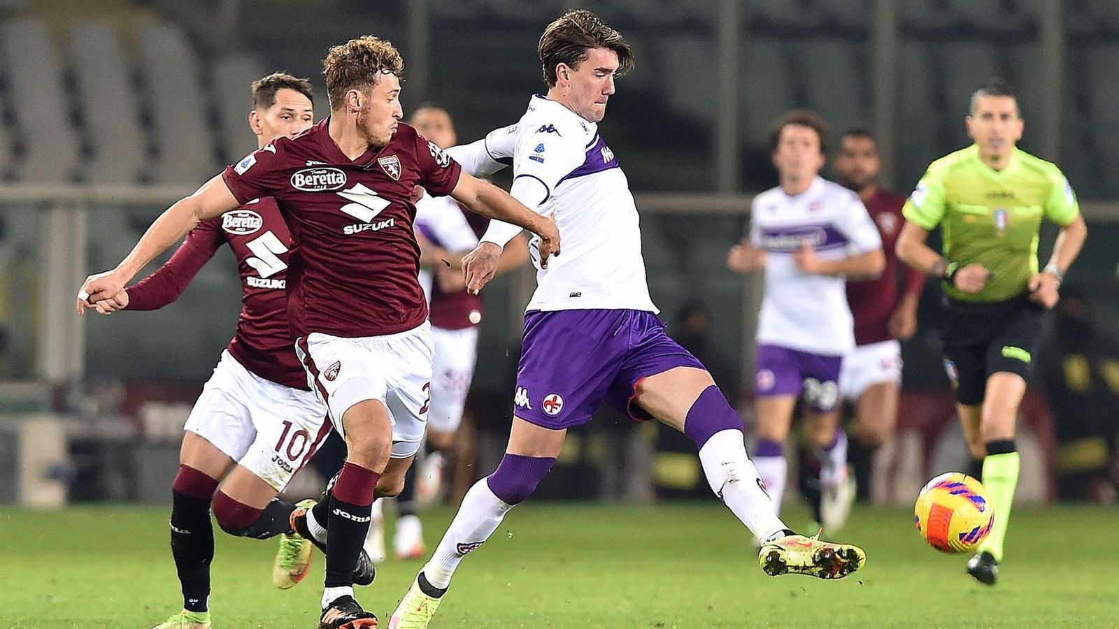 Una acció del duel entre el Torí i la Fiorentina de la Serie A italiana