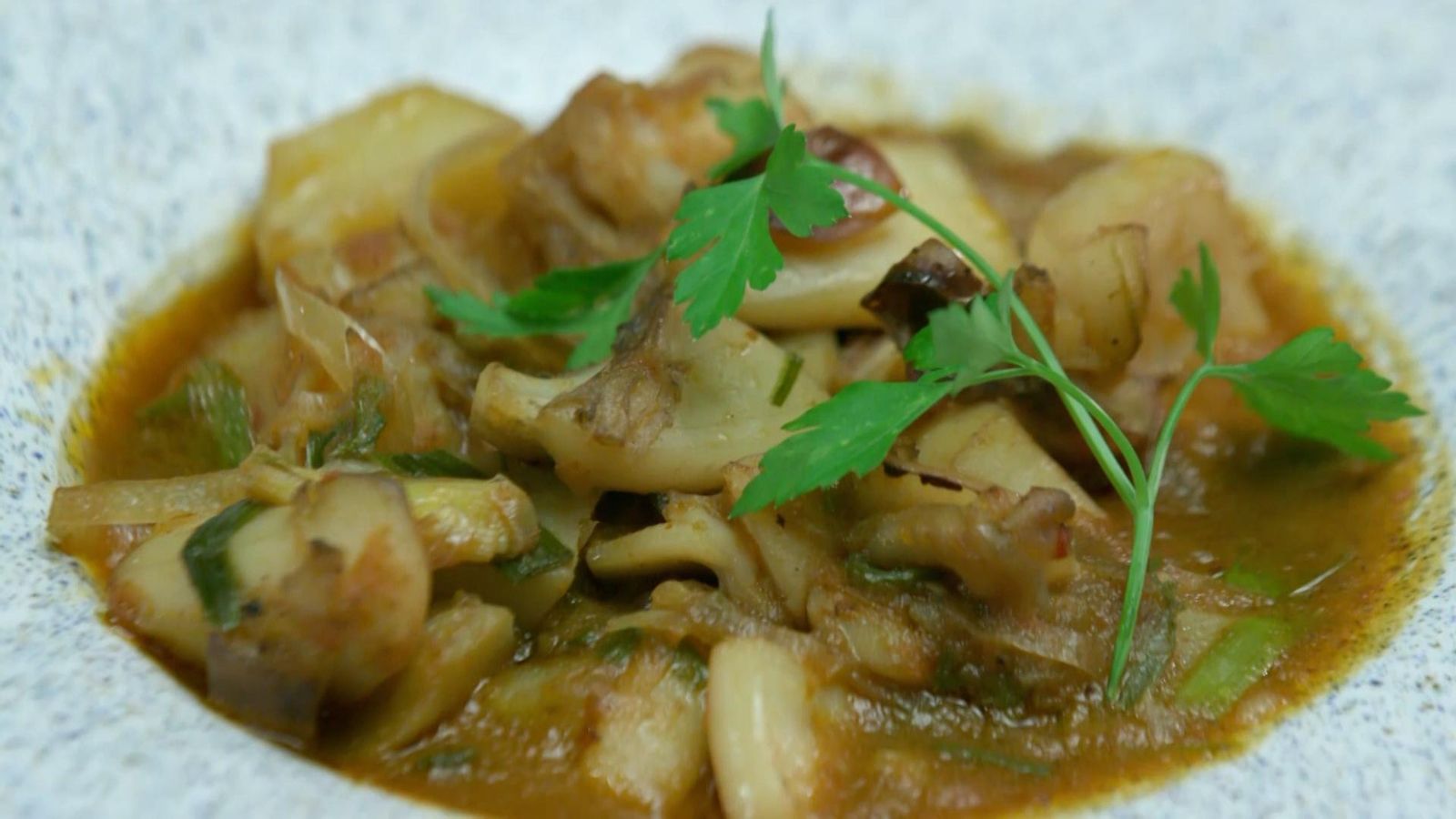 Guisat de sépia i carxofa