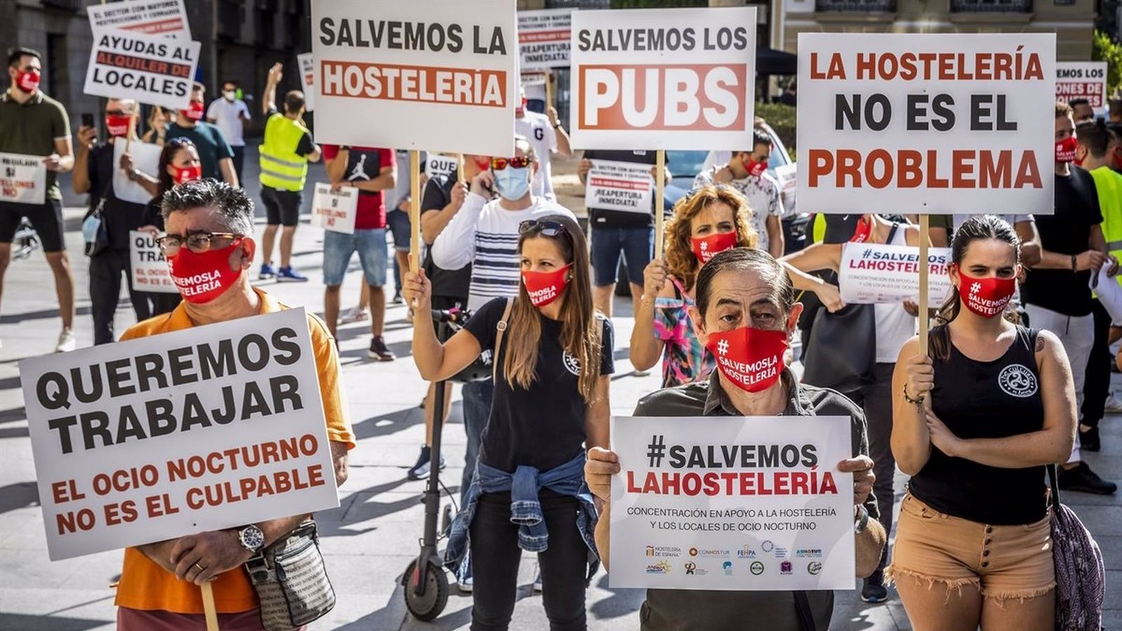 Imatge d'arxiu d'una concentració de treballadors de la restauració i de l'oci a València