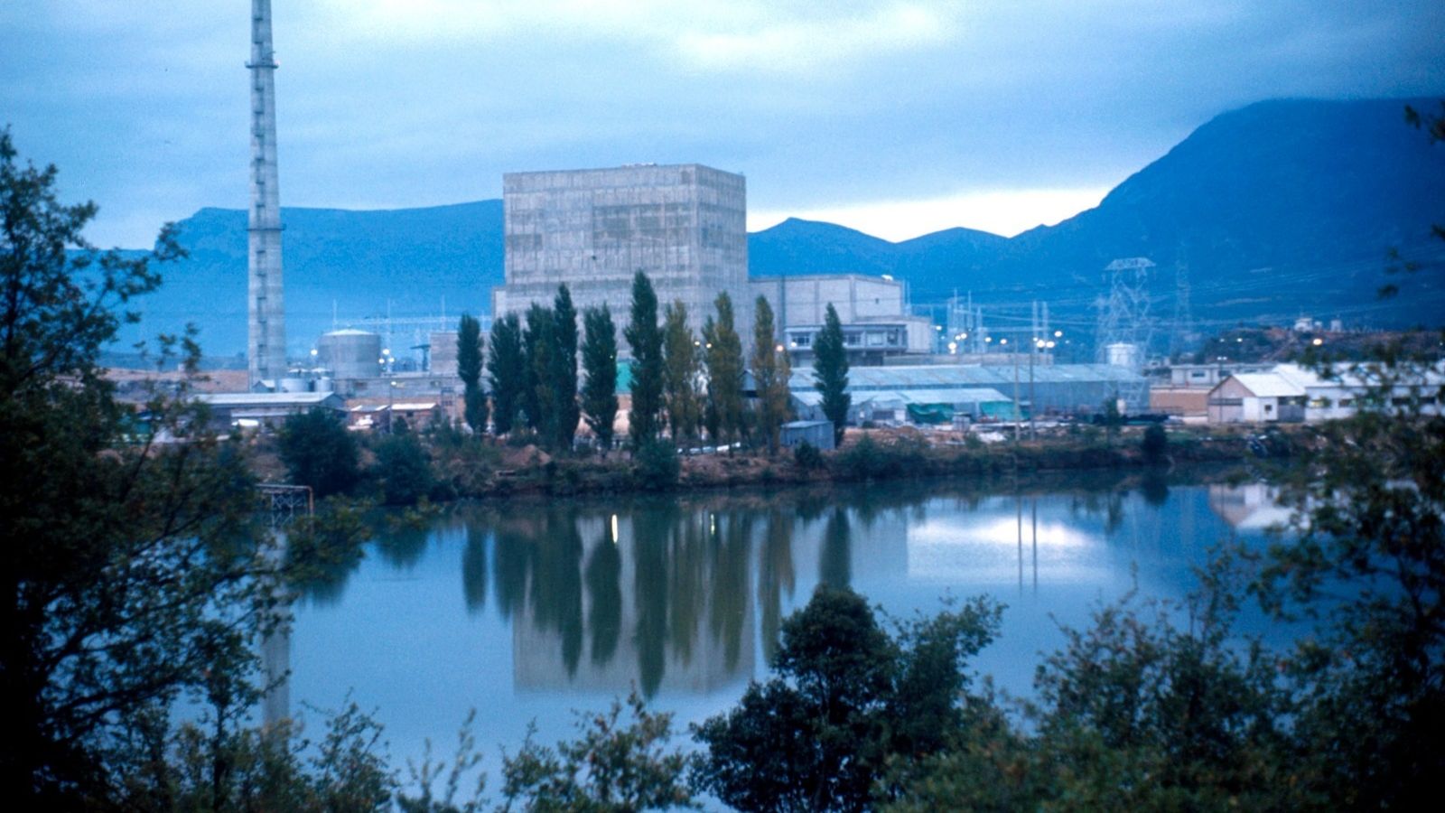 La central nuclear de Santa María de Garoña (Burgos) en una imatge d'arxiu